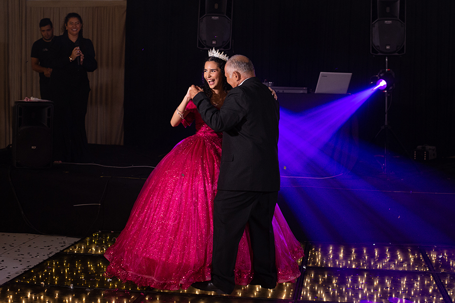 A valsa dos sonhos, com corações batendo mais forte no spazio buffet na maraponga