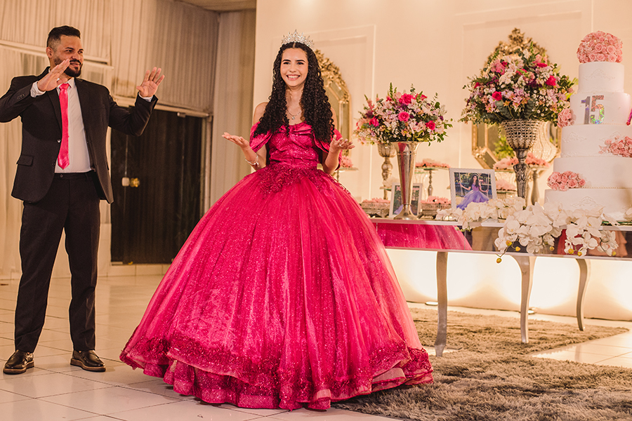 As benção depois do parabéns no spazio buffet festa de 15 anos