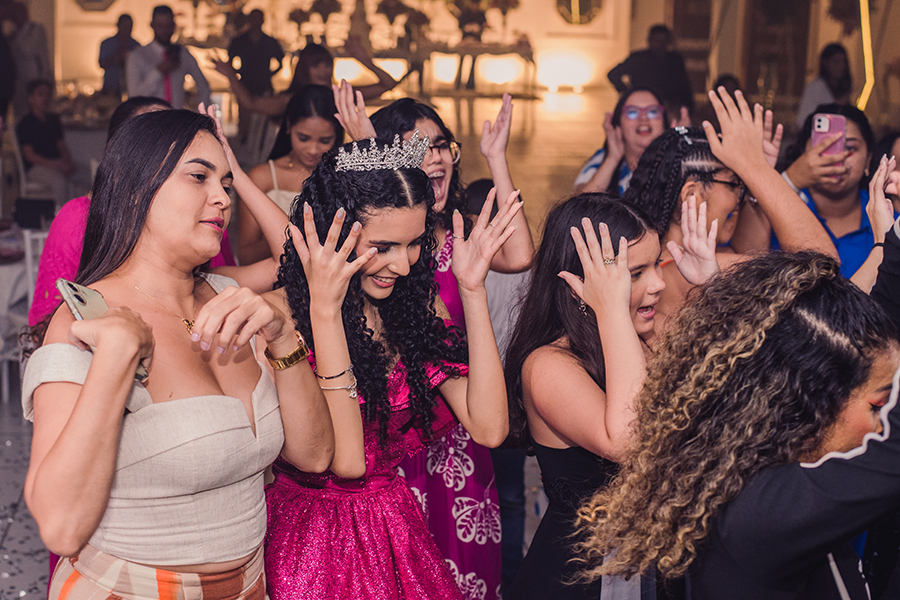  festa de 15 anos da Maria Bianca no buffet spazio na maraponga na cidade de  Fortaleza