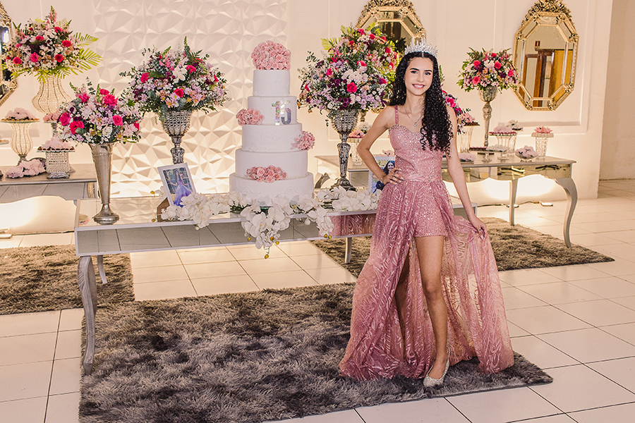 Fotografia de 15 anos no buffet Spazio na Maraponga em Fortaleza