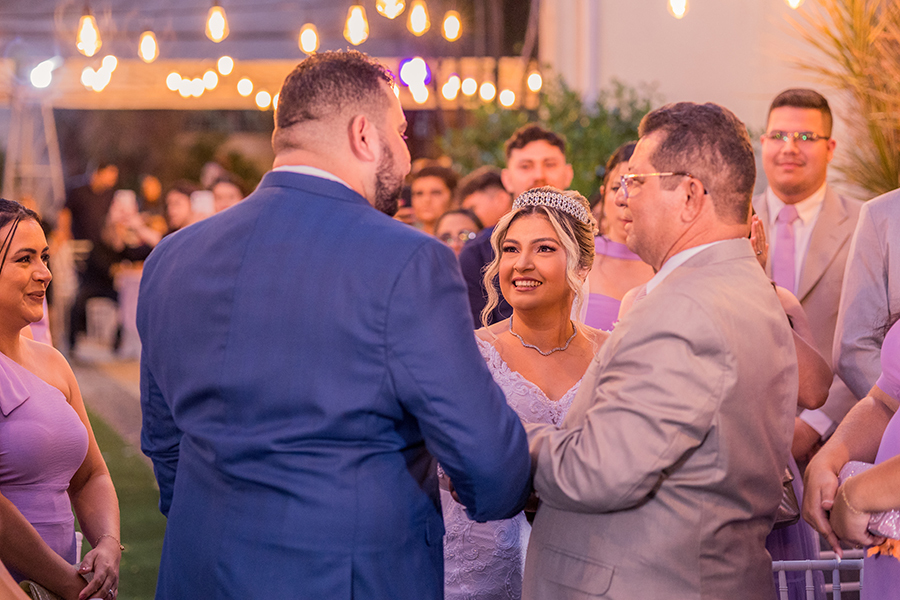 Fotografia de casamento que valoriza emoção, detalhes e espontaneidade.
