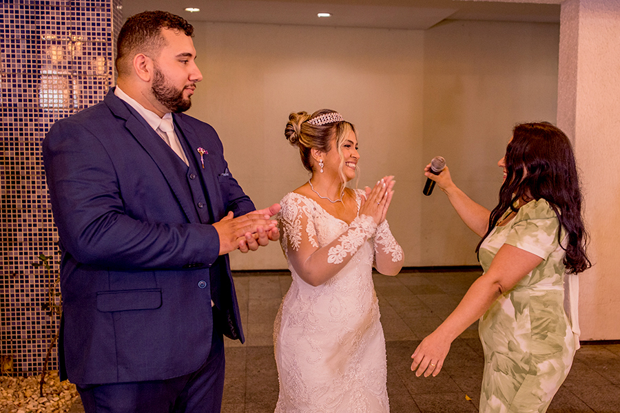 Fotógrafo de casamento que transforma momentos em lembranças.