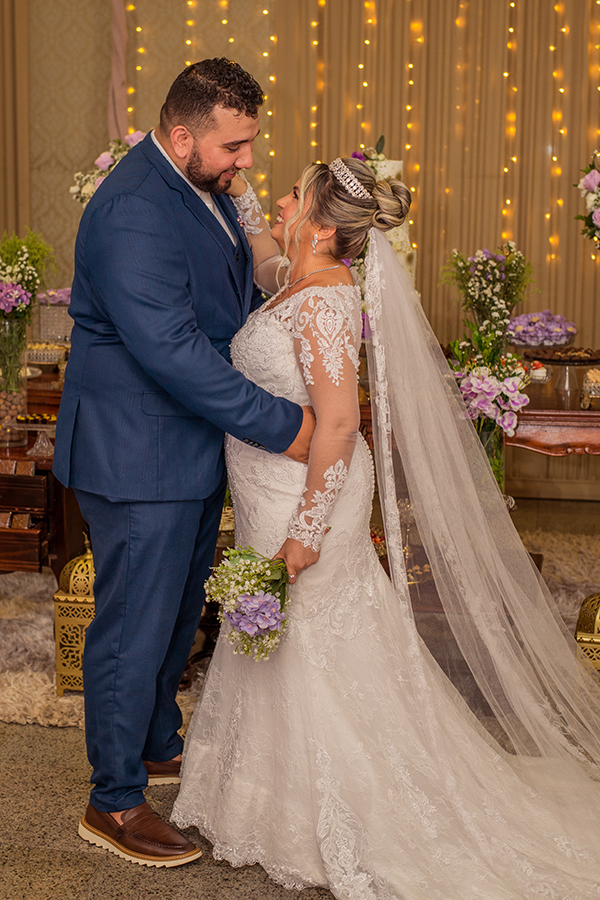 Fotógrafo de casamento focado em emoção e naturalidade.
