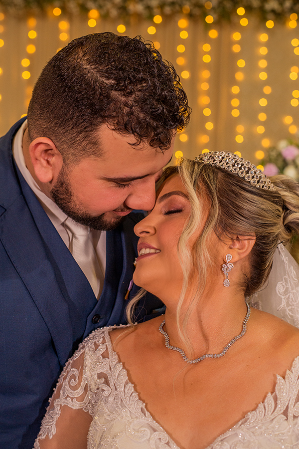 Ensaio e cobertura completa do casamento em um só estilo.