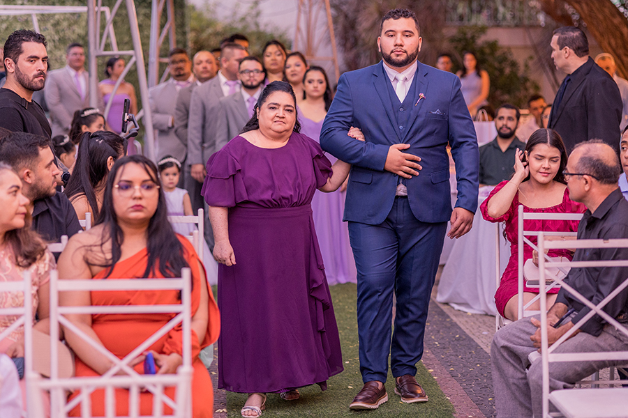 Fotógrafo de casamento no Ceará especializado em contar histórias reais de amor.
