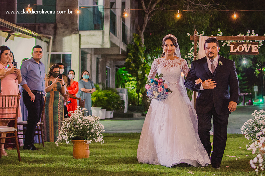 entrada da noivo  em casamento ar livre no Rosa buffet na Maraponga em Fortaleza- Ceará