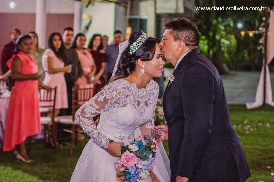noiva em Rosa Buffet no bairro Maraponga