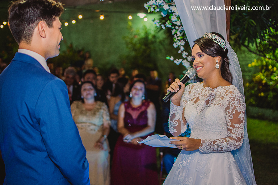 Cerimônia religiosa em um casamento ao ar livre no rosa buffet na maraponga em Fortaleza - Ceará