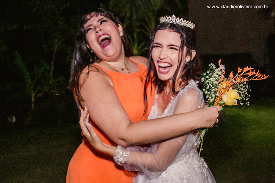 noiva em seu casamento ao ar livre na cidade de Eusébio - Ceará