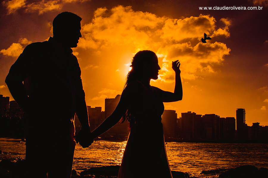 fotografia de casais na praia de Iracema na cidade de Fortaleza