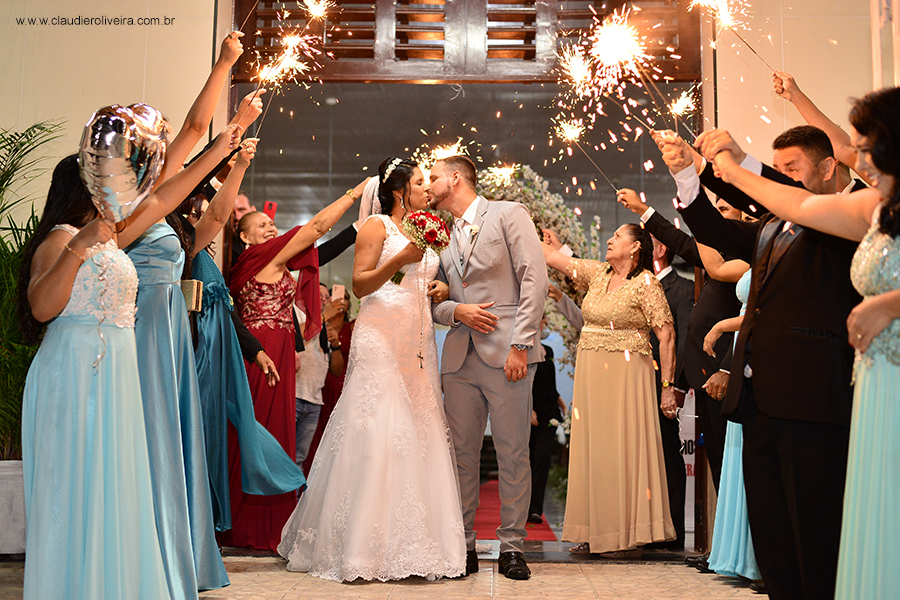 Saída dos noivos pra o buffet Eta festa em Fortaleza