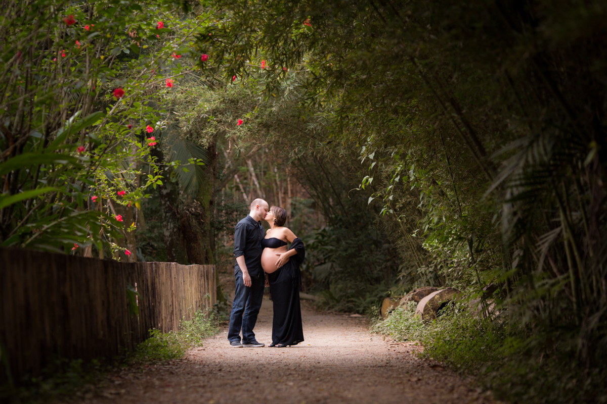 casal em ensaio gestante feito no parque Burle Marx em São Paulo - SP