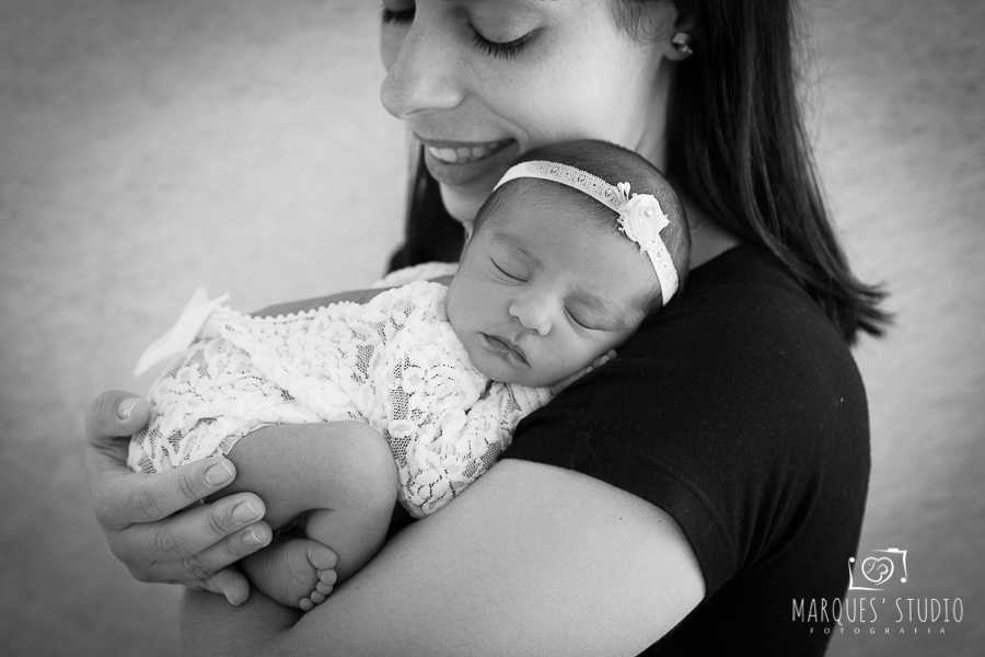 linda foto de bebê com a sua mãe