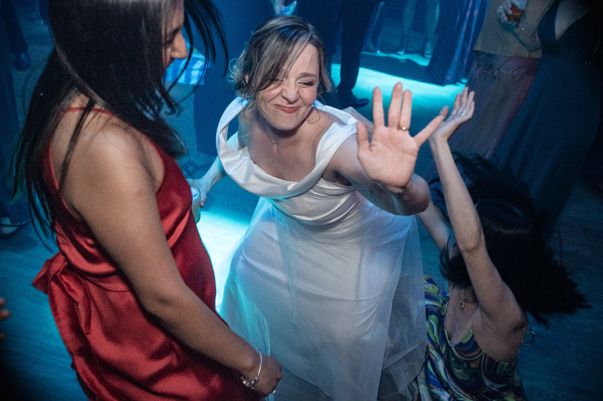 foto espontânea, casamento, wedding, festa de casamento, noiva dançando