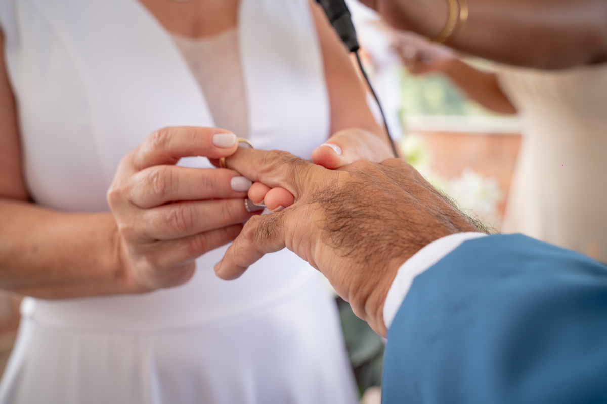 fotografia de casamento, cerimônia, felicidade dos noivos, preto e branco