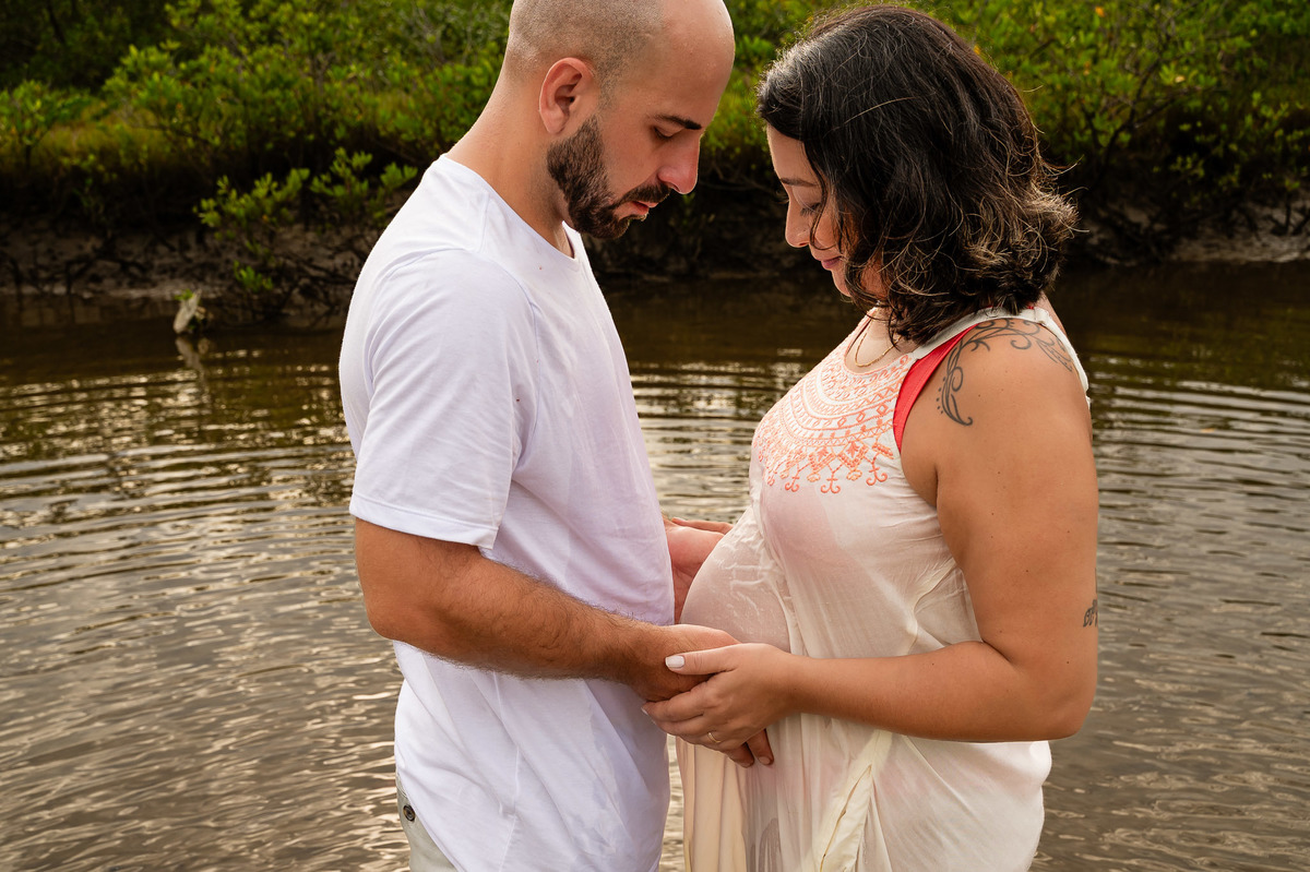 ensaio de gestante, gestar, ensaio de casal, praia, nascer do sol