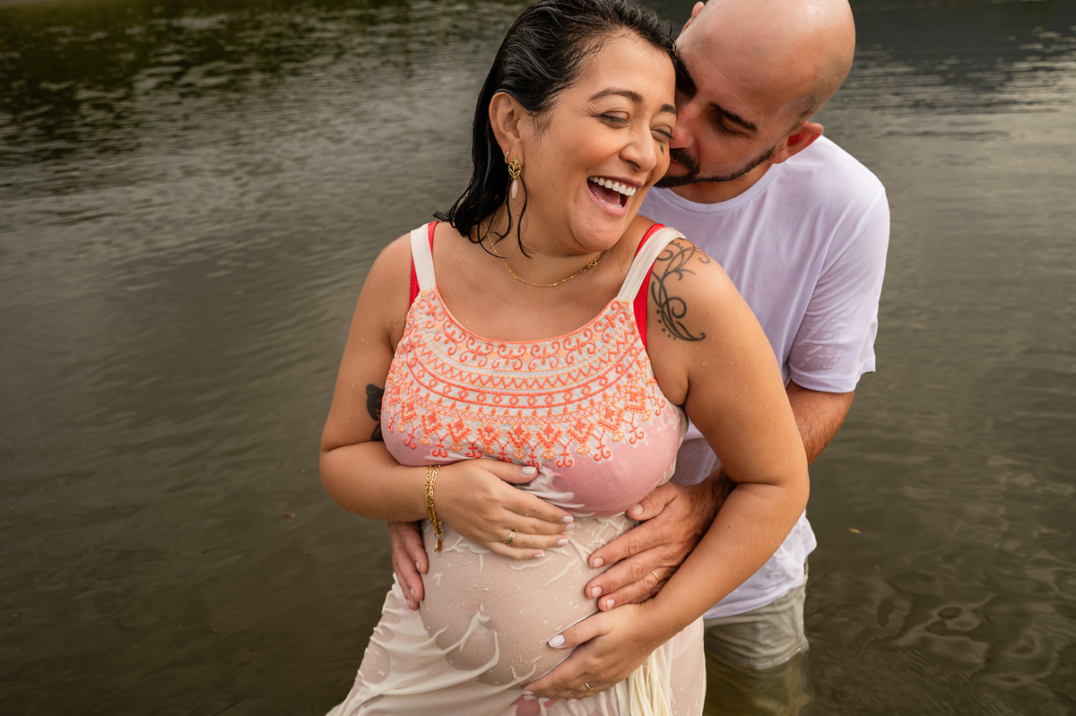ensaio de gestante, gestar, ensaio de casal, praia, nascer do sol