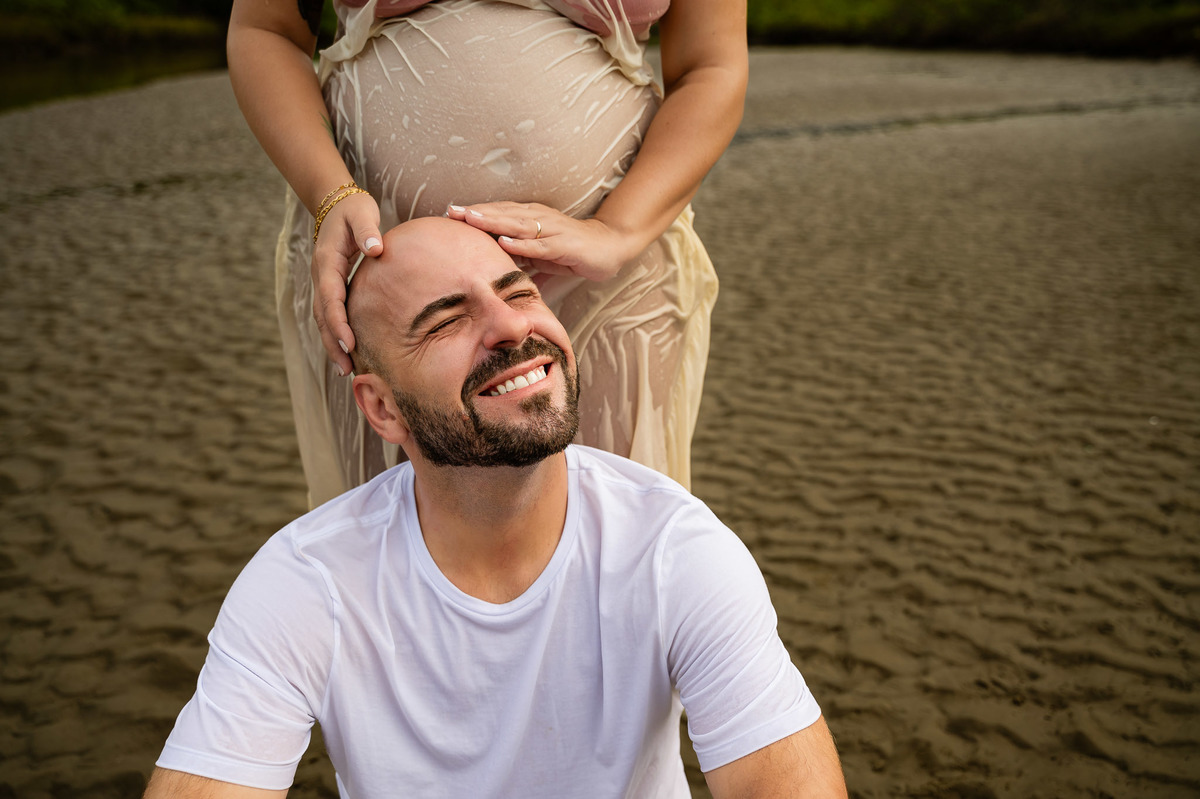 ensaio de gestante, gestar, ensaio de casal, praia, nascer do sol