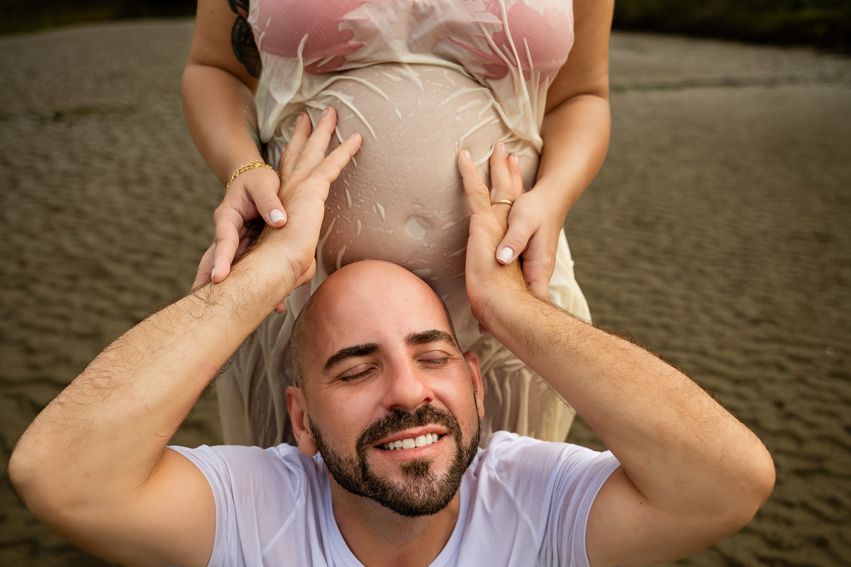 ensaio de gestante, gestar, ensaio de casal, praia, nascer do sol