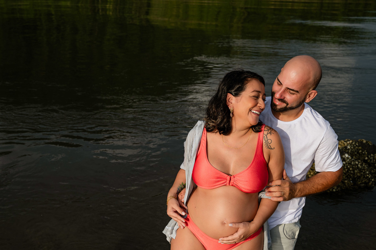 ensaio de gestante, gestar, ensaio de casal, praia, nascer do sol