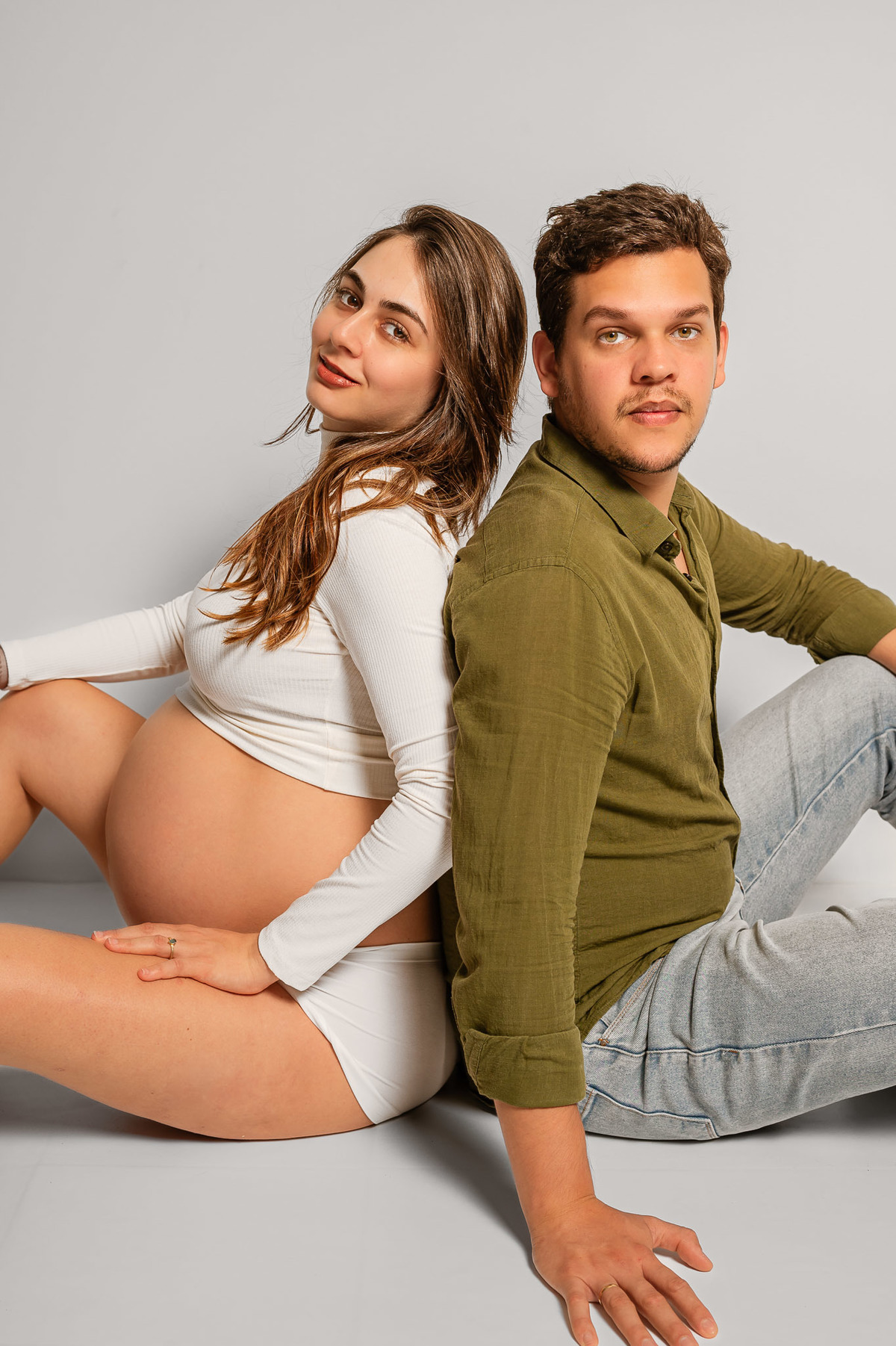 ensaio de gestante em estúdio