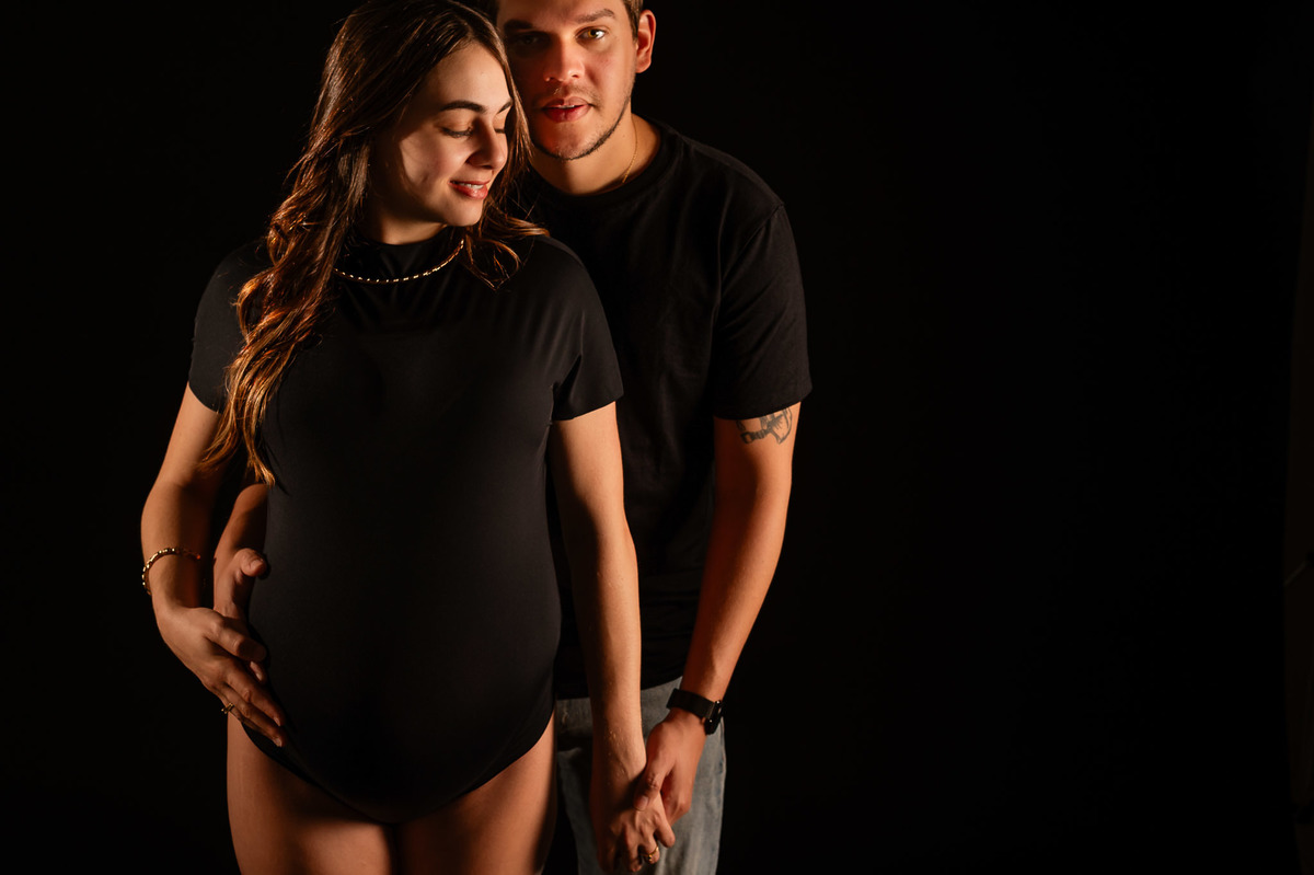 ensaio de gestante em estúdio