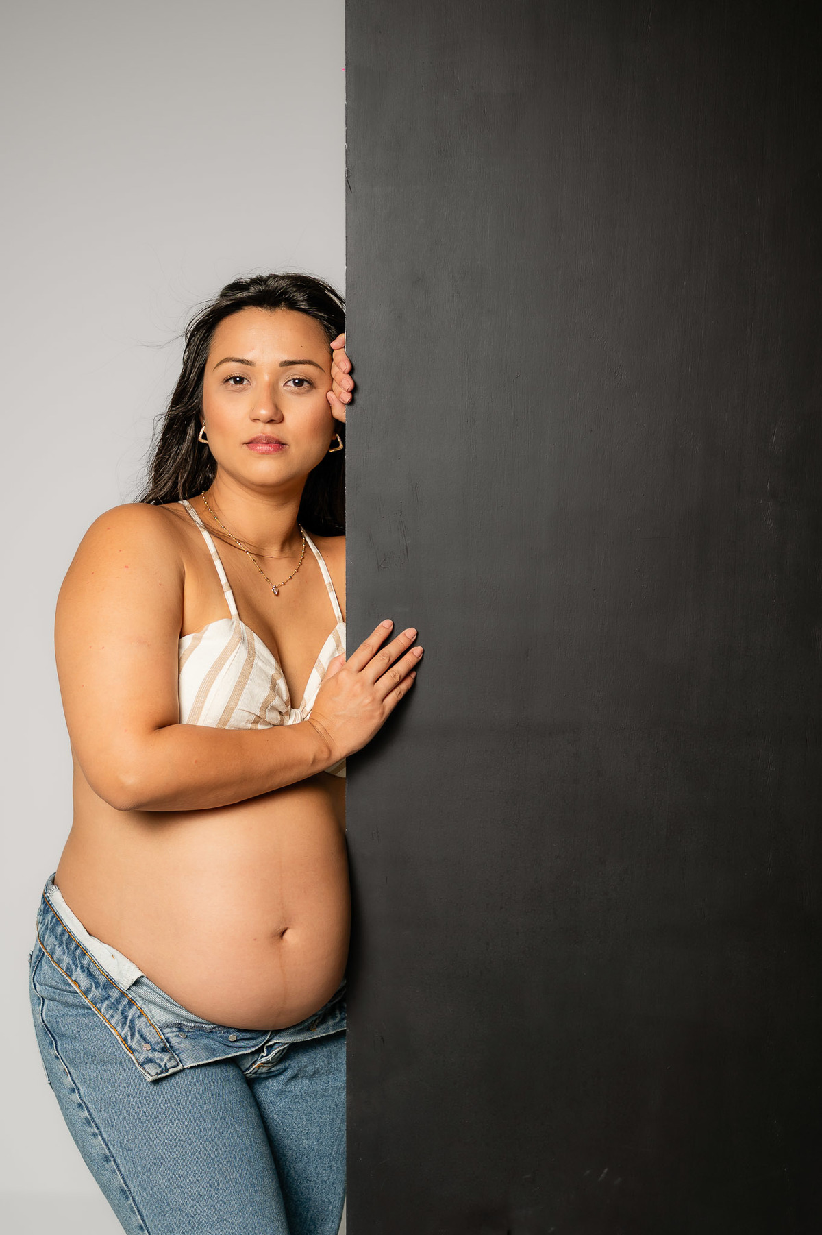 fotografia de gestante em estúdio - Peruibe