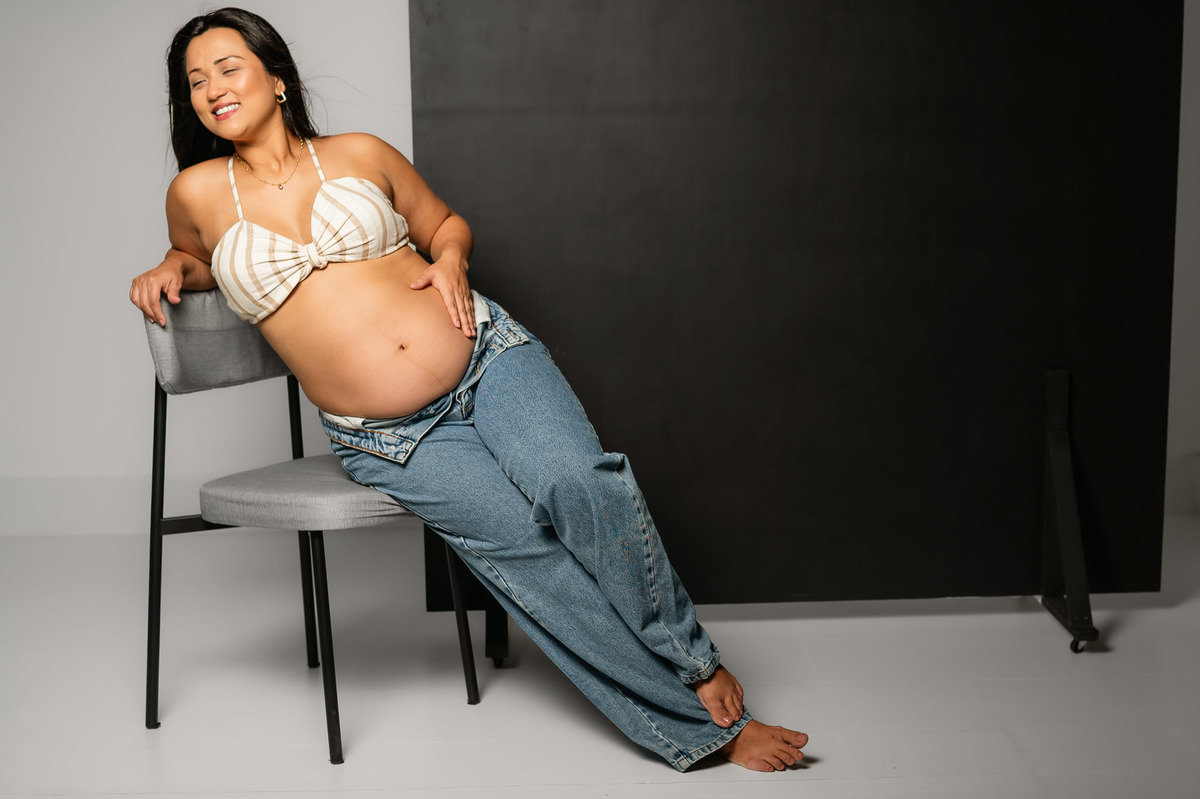 fotografia de gestante em estúdio - Peruibe