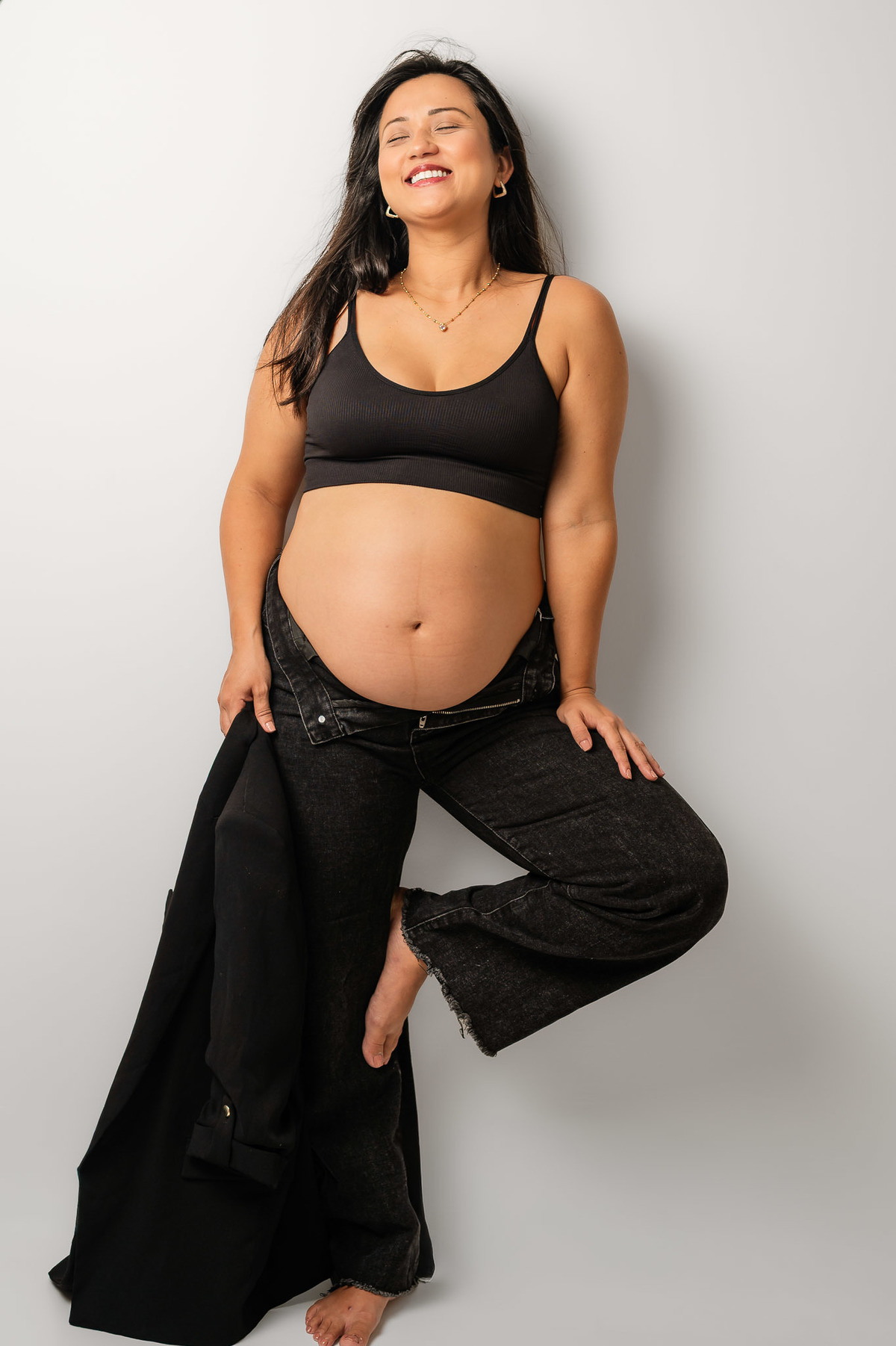 fotografia de gestante em estúdio - Peruibe