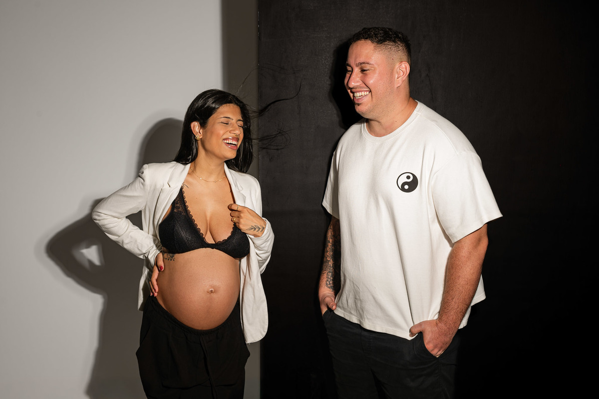 ensaio de gestante em estúdio