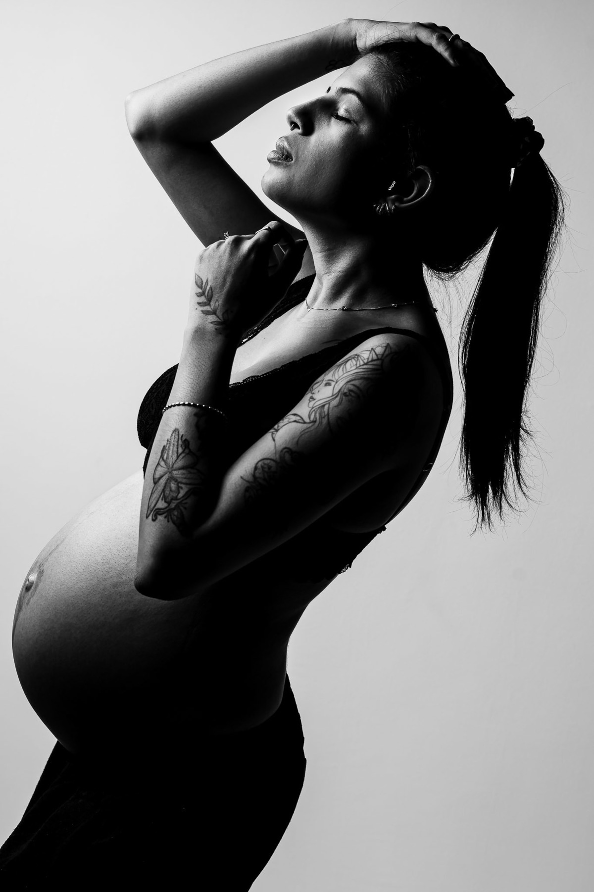 ensaio de gestante em estúdio