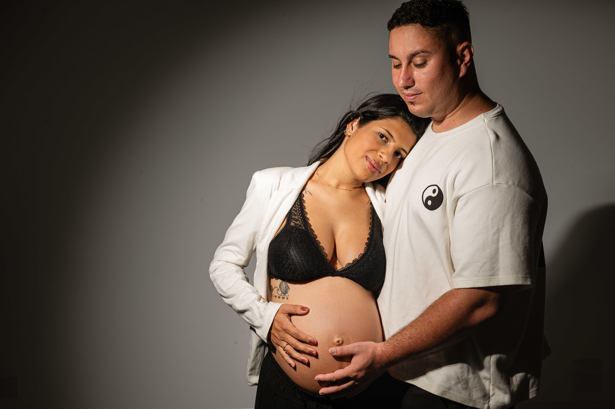 ensaio de gestante em estúdio