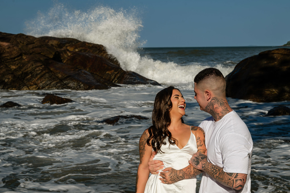 fotografia de casamento - ensaio de casal na praia - pré wedding - pré casamento - Peruíbe/sp