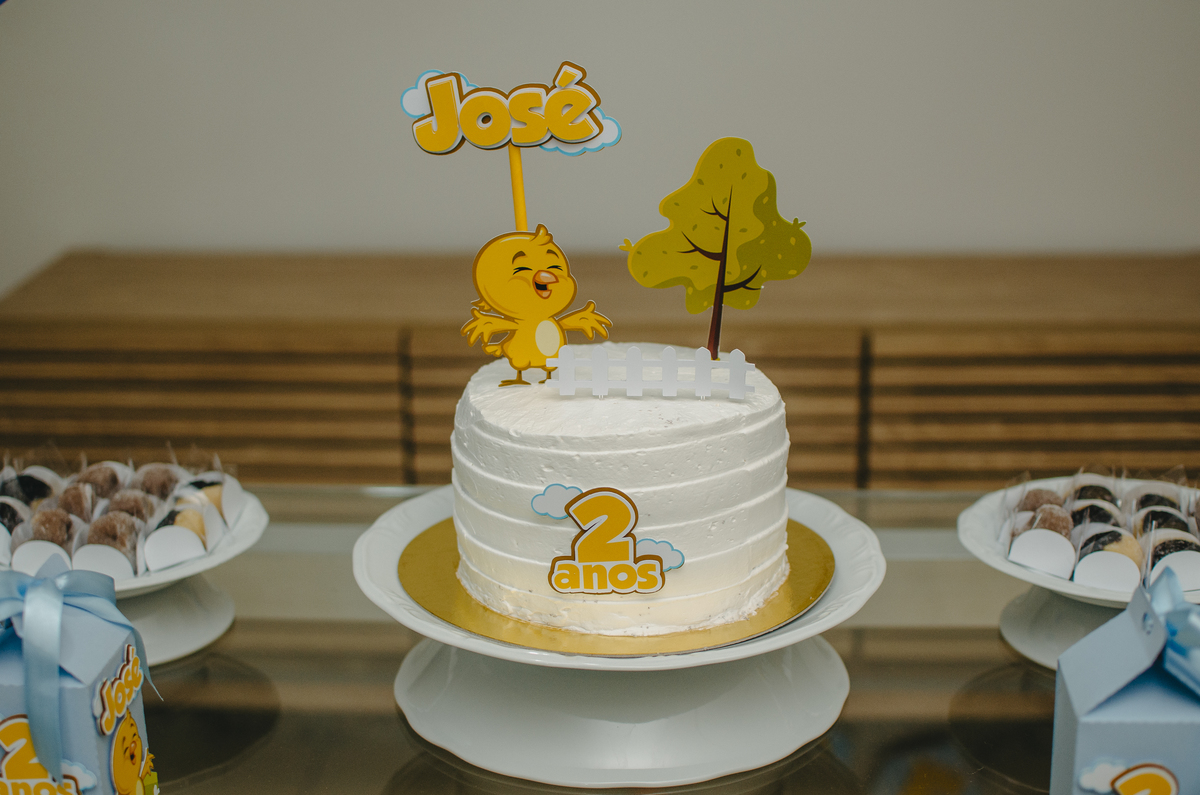 aniversario infantil minimalista em casa tema pintinho amarelinho