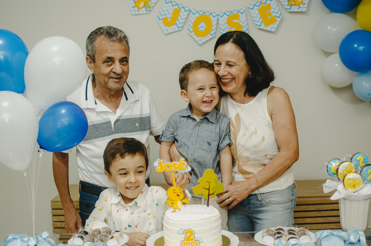 aniversario infantil minimalista em casa tema pintinho amarelinho