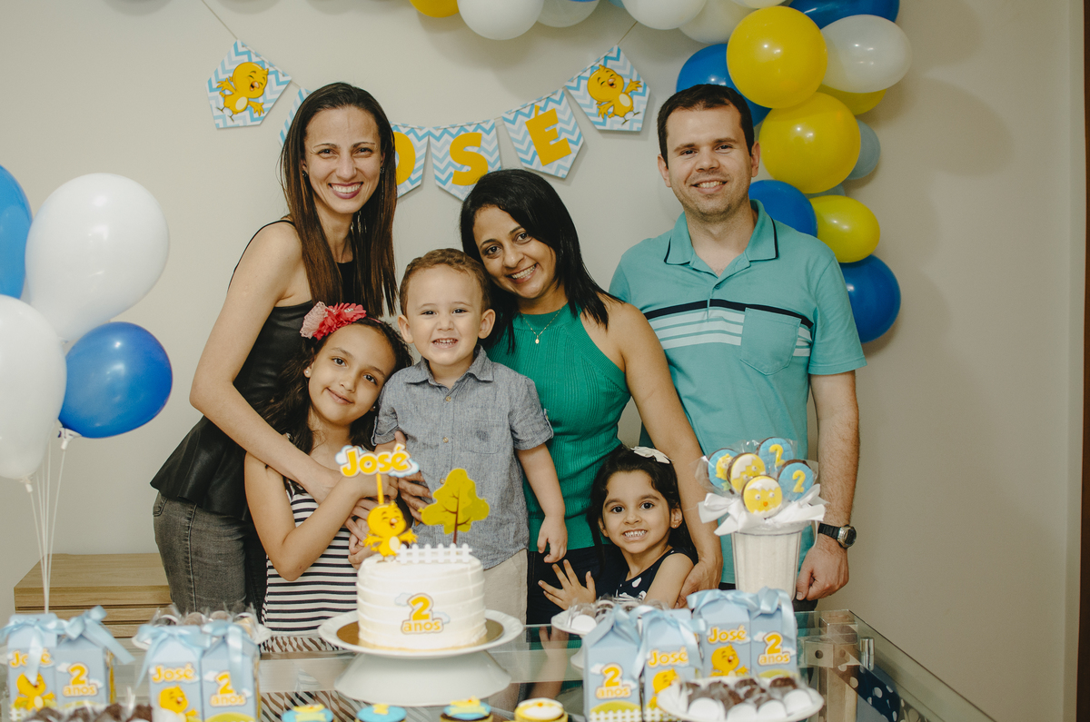 aniversario infantil minimalista em casa tema pintinho amarelinho