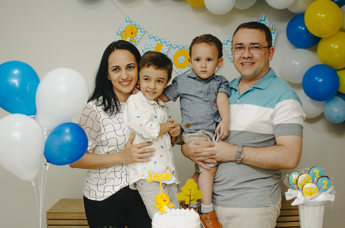 aniversario infantil minimalista em casa tema pintinho amarelinho