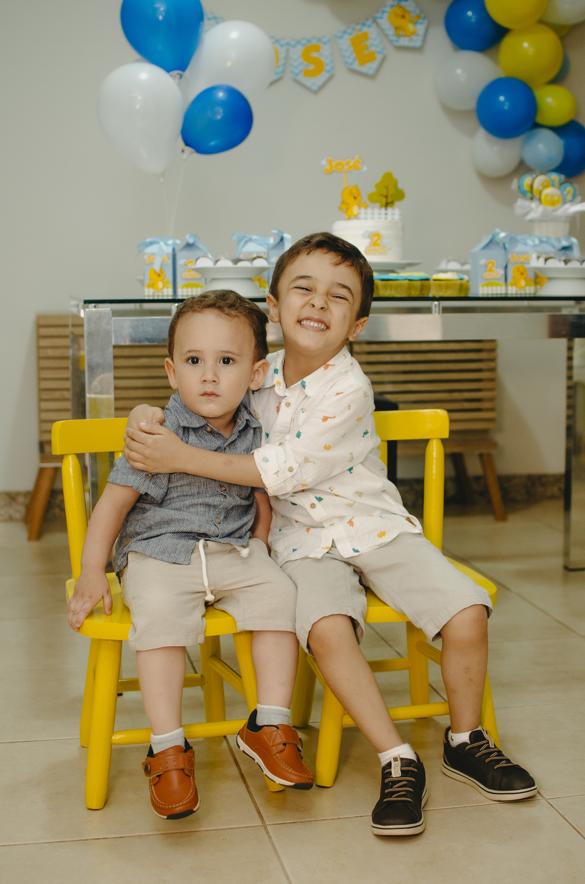 aniversario infantil minimalista em casa tema pintinho amarelinho