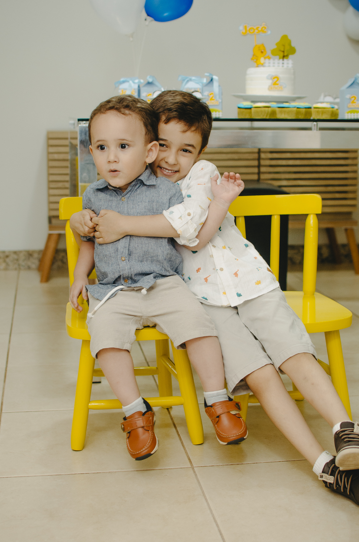 aniversario infantil minimalista em casa tema pintinho amarelinho