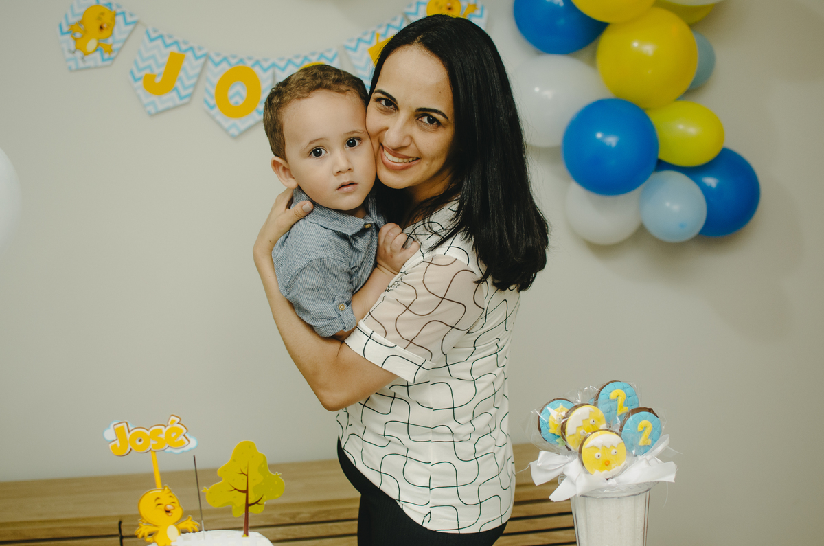 aniversario infantil minimalista em casa tema pintinho amarelinho