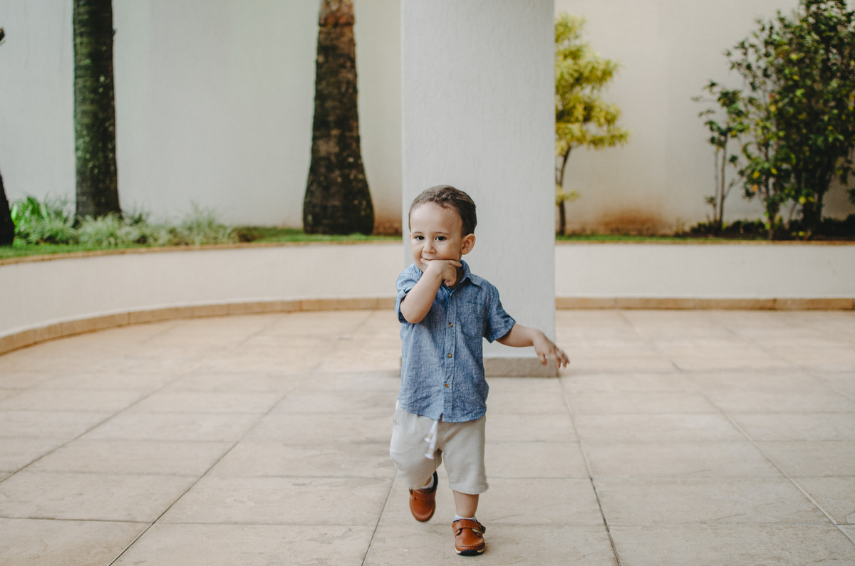 aniversario infantil minimalista em casa tema pintinho amarelinho