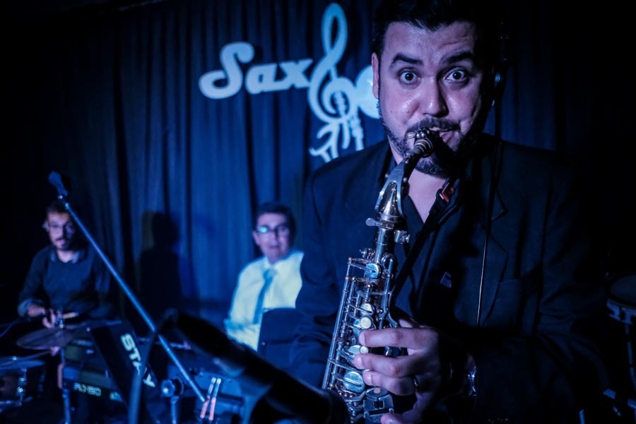 BANDA SAXSOM COM MUITA MÚSICA EM CASAMENTO LINDO EM GUARATINGUETÁ