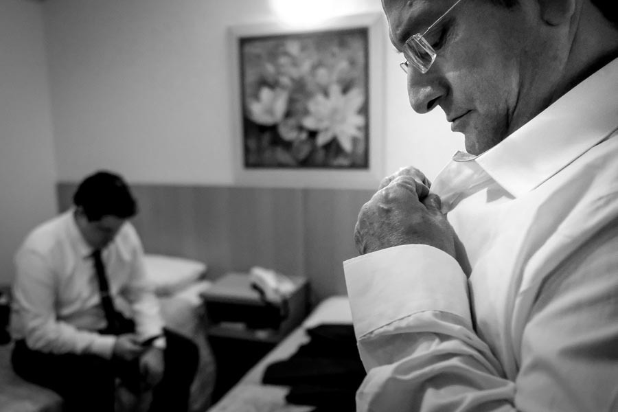 NOIVO COM SEU PAI MOMENTOS ANTES EM CASAMENTO LINDO EM GUARATINGUETA