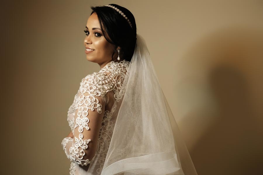 LINDO RETATO DA NOIVA EM CASAMENTO LINDO EM GUARATINGUETA