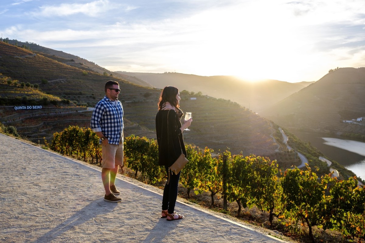 fotografia de casal quinta do seixo douro fotografos em braga para batizados casamentos 