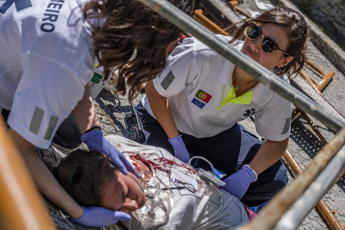 reportagem fotográfica Simulacro Bombeiros Voluntários da Póvoa de Lanhoso Braga Porto Barcelos melhor fotografo braga fotografar batizado familia criança