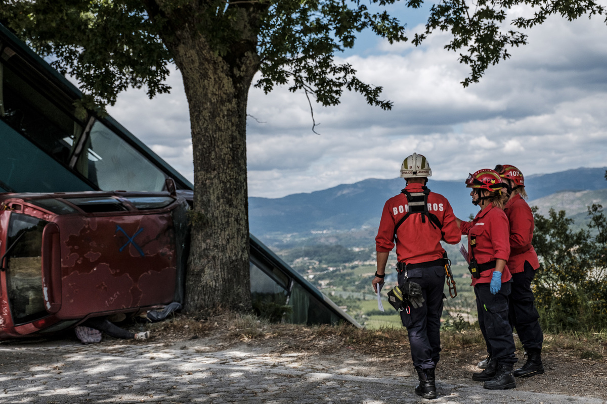 Fotografia braga barcelos guimarães porto fotojornalismo melhor fotografo braga  bombeiros voluntários povoa de lanhoso fotoreportagem braga fotografo batizado braga fotografos em braga para batizados