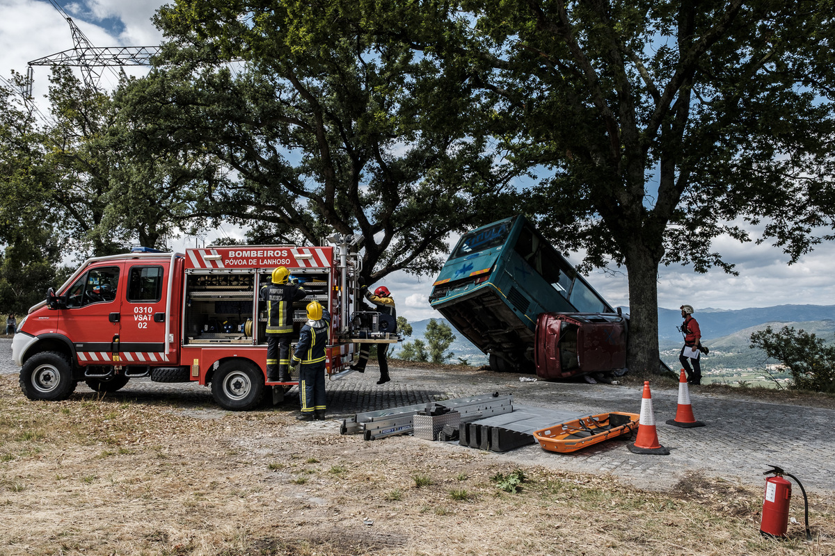 Fotografia braga barcelos guimarães porto fotojornalismo  melhor fotografo braga  bombeiros voluntários povoa de lanhoso fotoreportagem braga fotografo batizado braga fotografos em braga para batizados