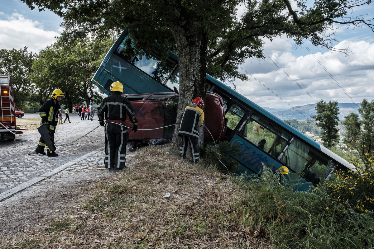Fotografia braga barcelos guimarães porto fotojornalismo melhor fotografo braga  bombeiros voluntários povoa de lanhoso fotoreportagem braga fotografo batizado braga fotografos em braga para batizados