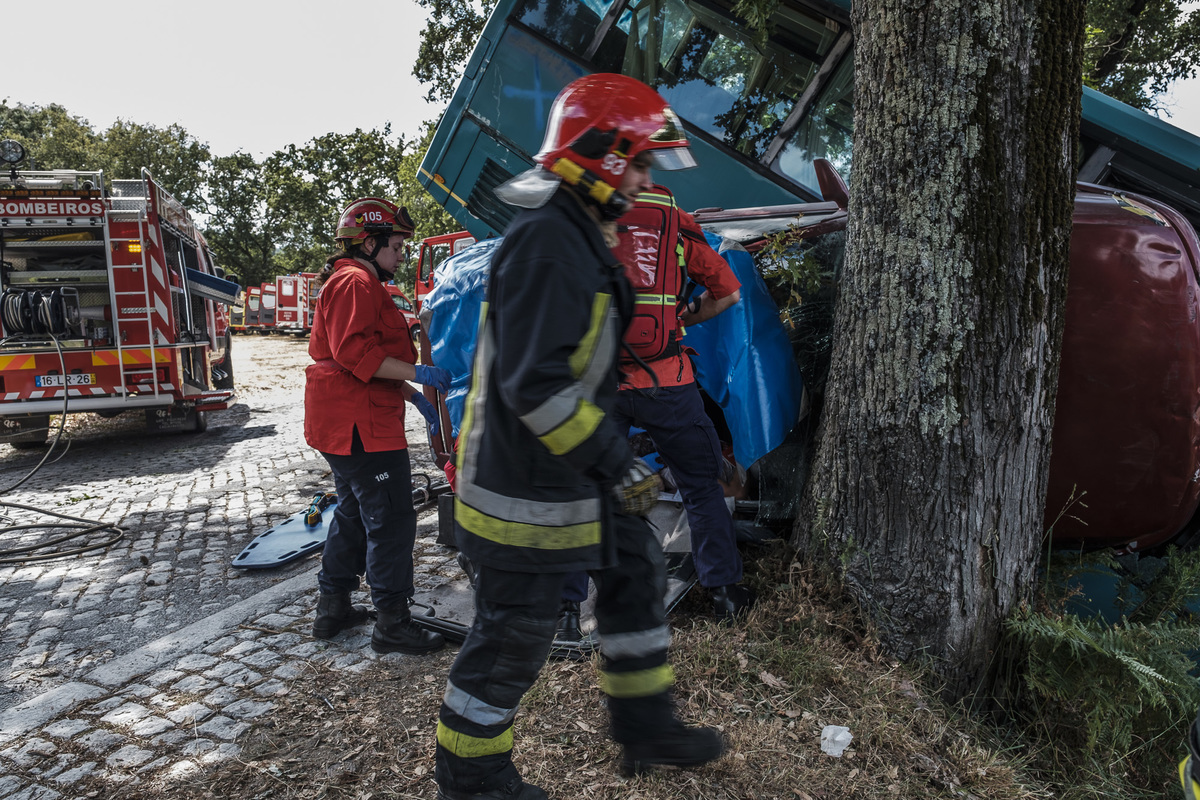 Fotografia Inem braga barcelos guimarães porto fotojornalismo melhor fotografo braga  bombeiros voluntários povoa de lanhoso fotoreportagem braga fotografo batizado braga fotografos em braga para batizados